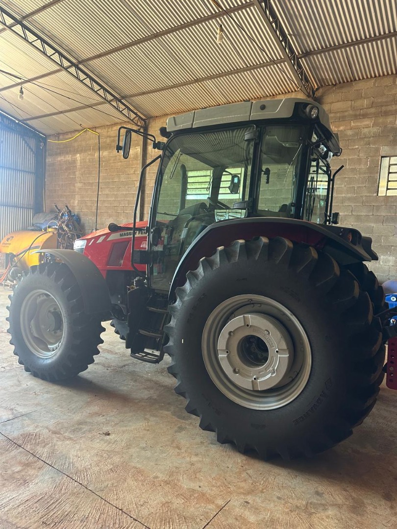 TRATOR MASSEY FERGUSON MODELO 6714 ANO 2022