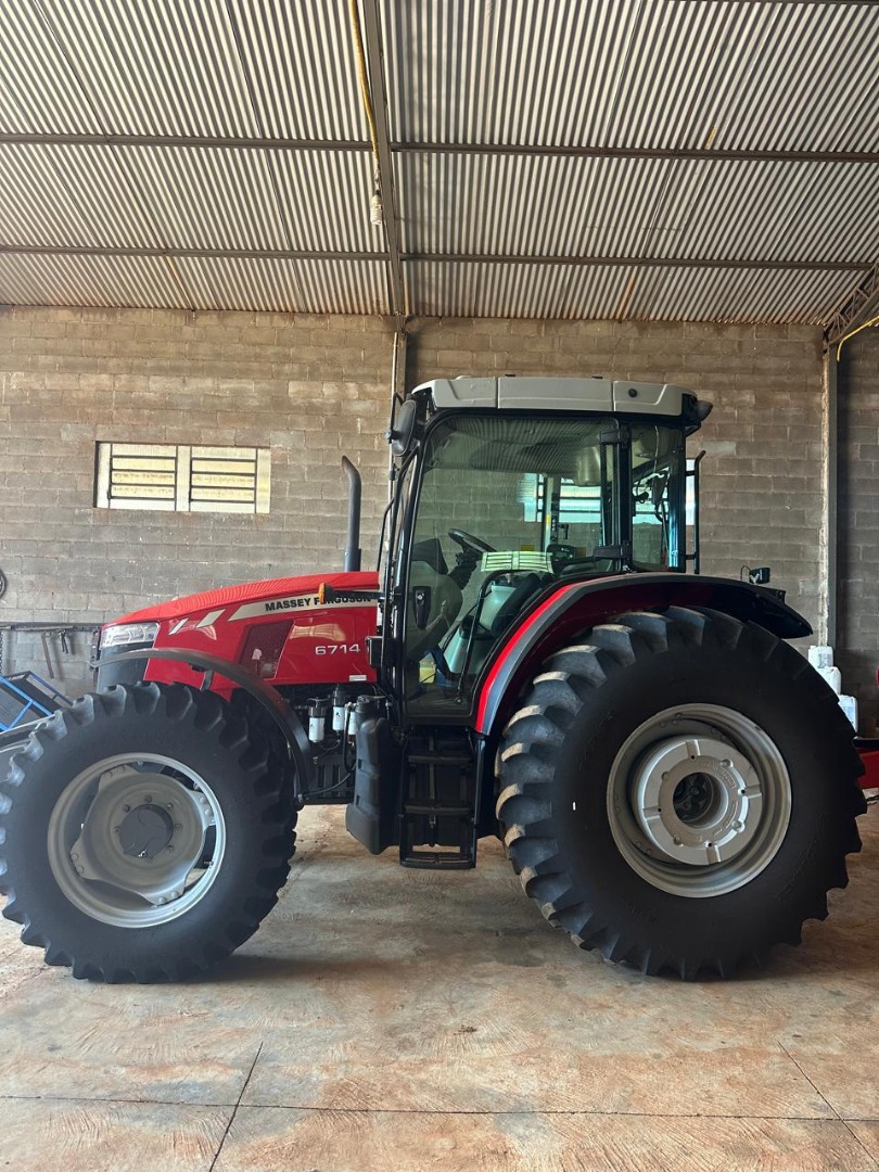 TRATOR MASSEY FERGUSON MODELO 6714 ANO 2022