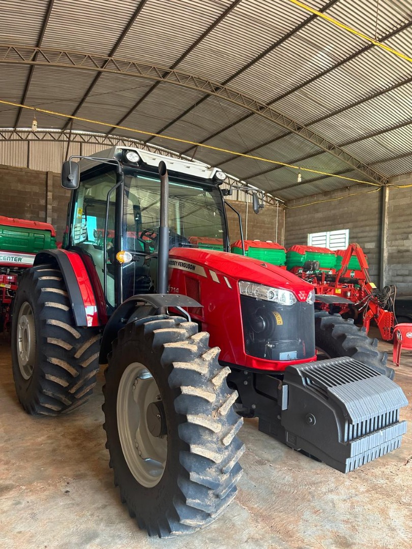 TRATOR MASSEY FERGUSON MODELO 6714 ANO 2022