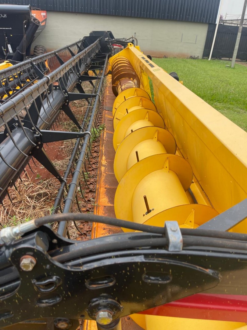  Colheitadeira New Holland TC 5.90