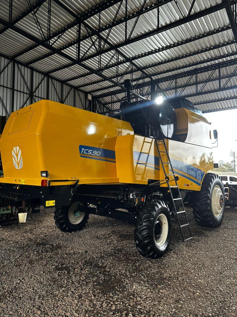 COLHEITADEIRA NEW HOLLAND TC 5.90 ANO 2021 COMPLATAFORMA DE CORTE 30 PÉS CARACOL