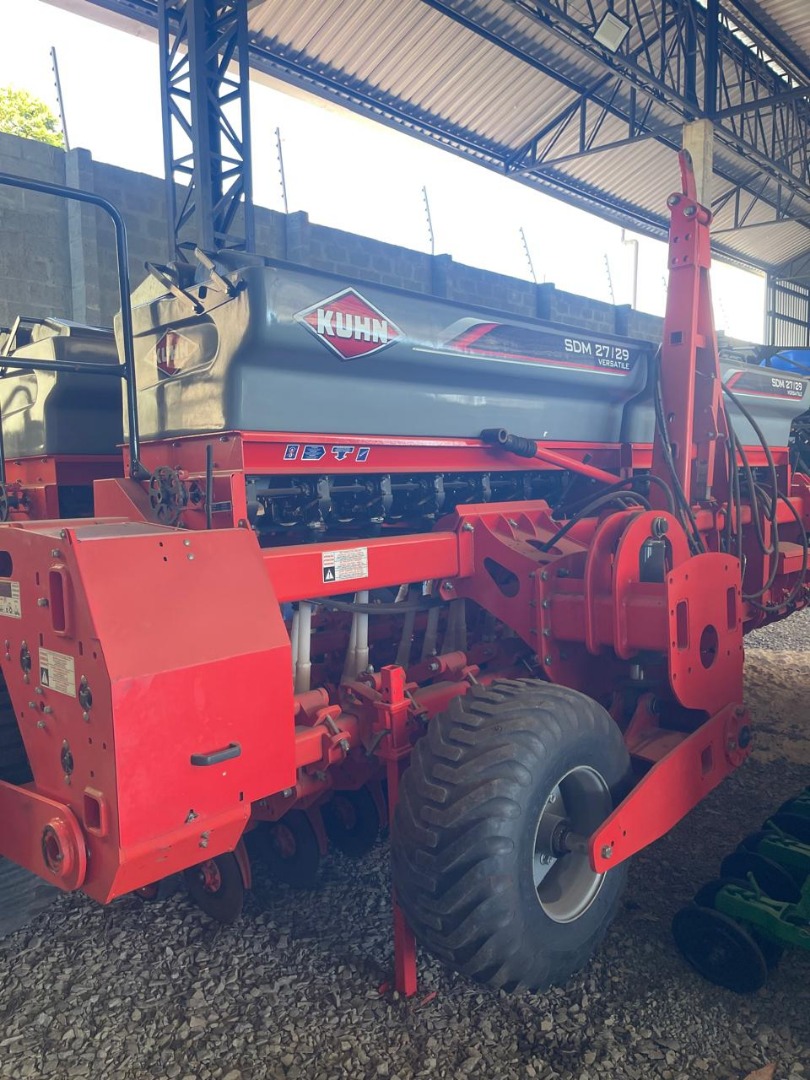 SEMEADEIRA KUHN SDM 27/29 VERSATILE ANO 2023