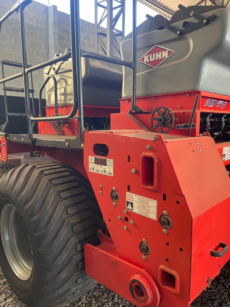 SEMEADEIRA KUHN SDM 27/29 VERSATILE ANO 2023