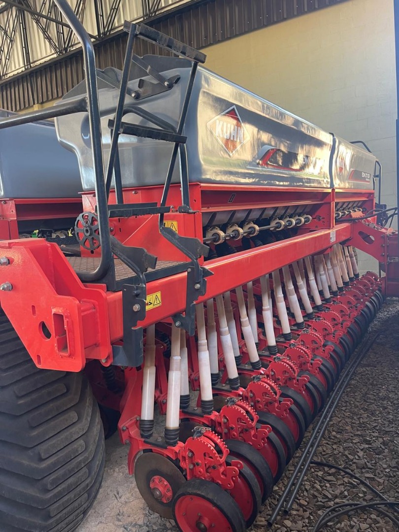 SEMEADEIRA KUHN SDM 27/29 VERSATILE ANO 2023