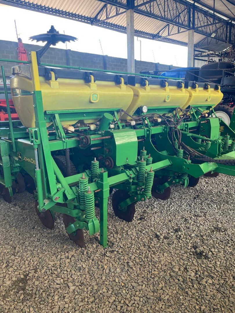 PLANTADEIRA JOHN DEERE 1111 VÁCUO 2012