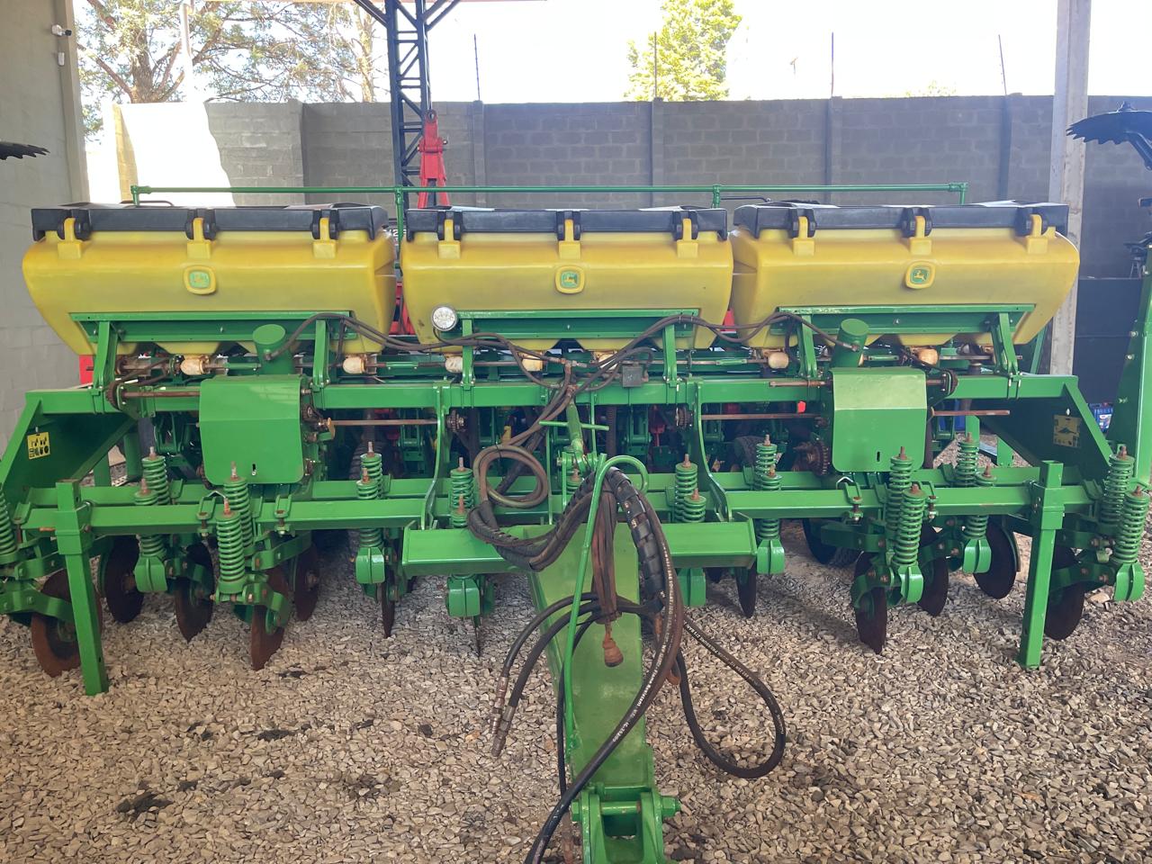 PLANTADEIRA JOHN DEERE 1111 VÁCUO 2012