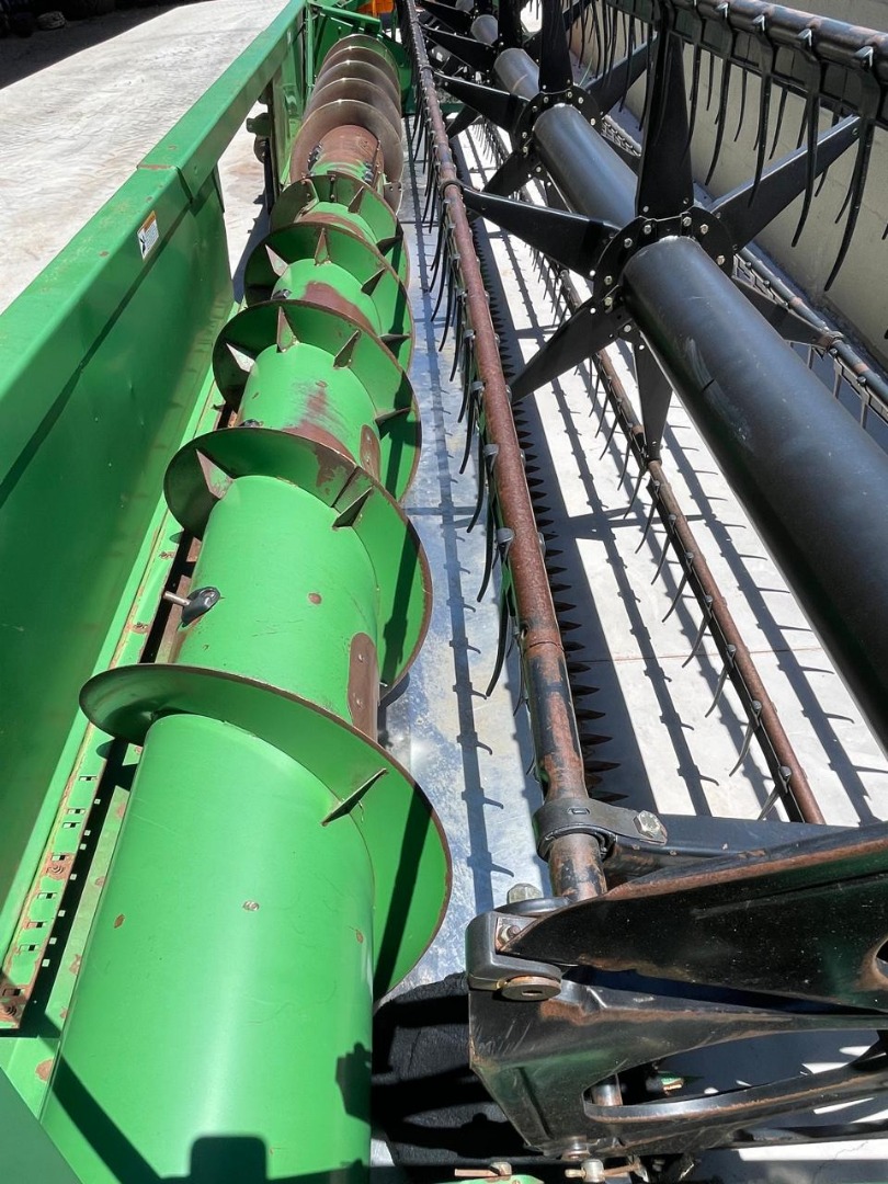 COLHEITADEIRA JOHN DEERE 1550 FILIPADA 25 PÉS ANO 2007