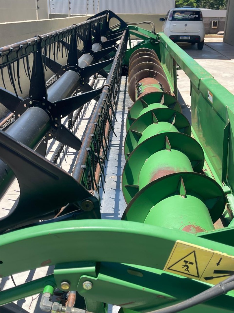 COLHEITADEIRA JOHN DEERE 1550 FILIPADA 25 PÉS ANO 2007