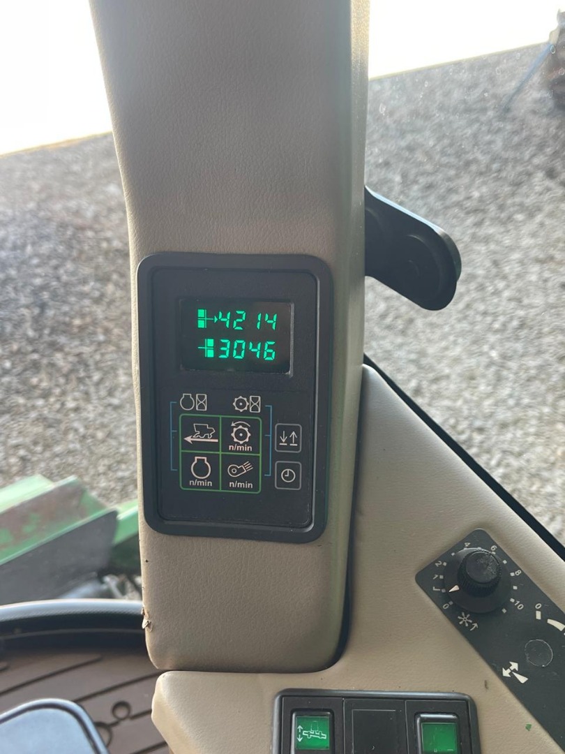 COLHEITADEIRA JOHN DEERE 1550 FILIPADA 25 PÉS ANO 2007