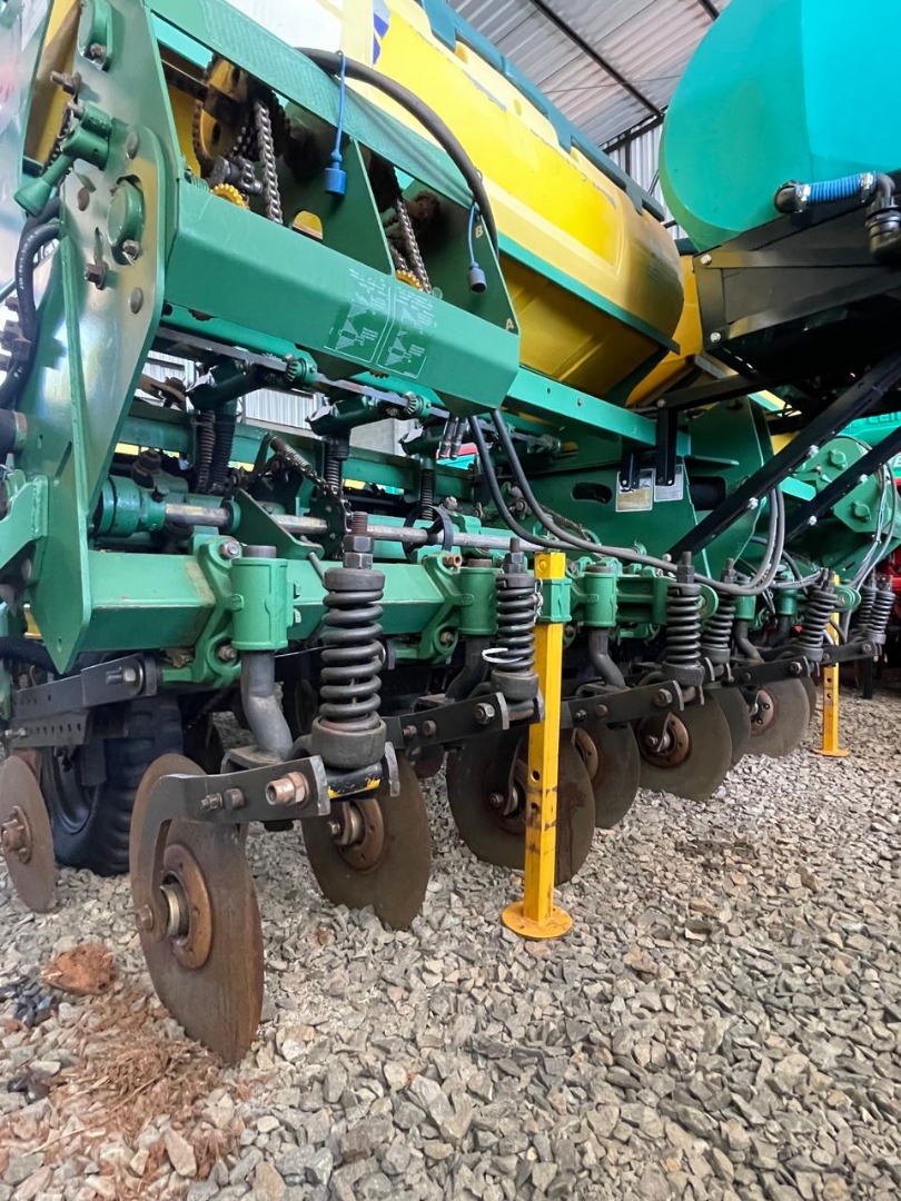 PLANTADEIRA TATU PST4 9 X 45 2014 COM DISTRIBUIDOR DE INOCULANTES