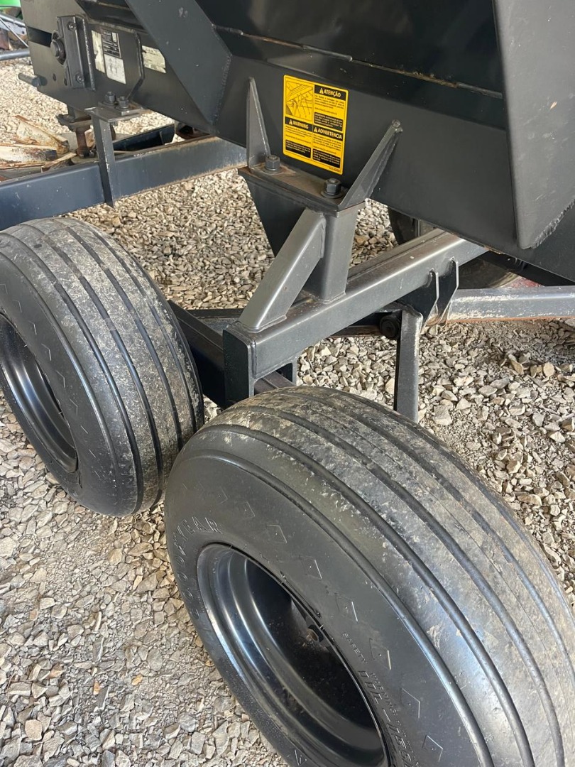 DISTRIBUIDOR DE CALCÁRIO E ADUBO ORGÃNICO BALDAN DCFco 8000 