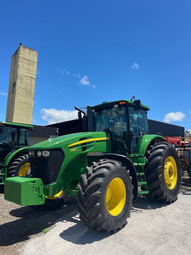 TRATOR JOHN DEERE 7230J ANO 2021