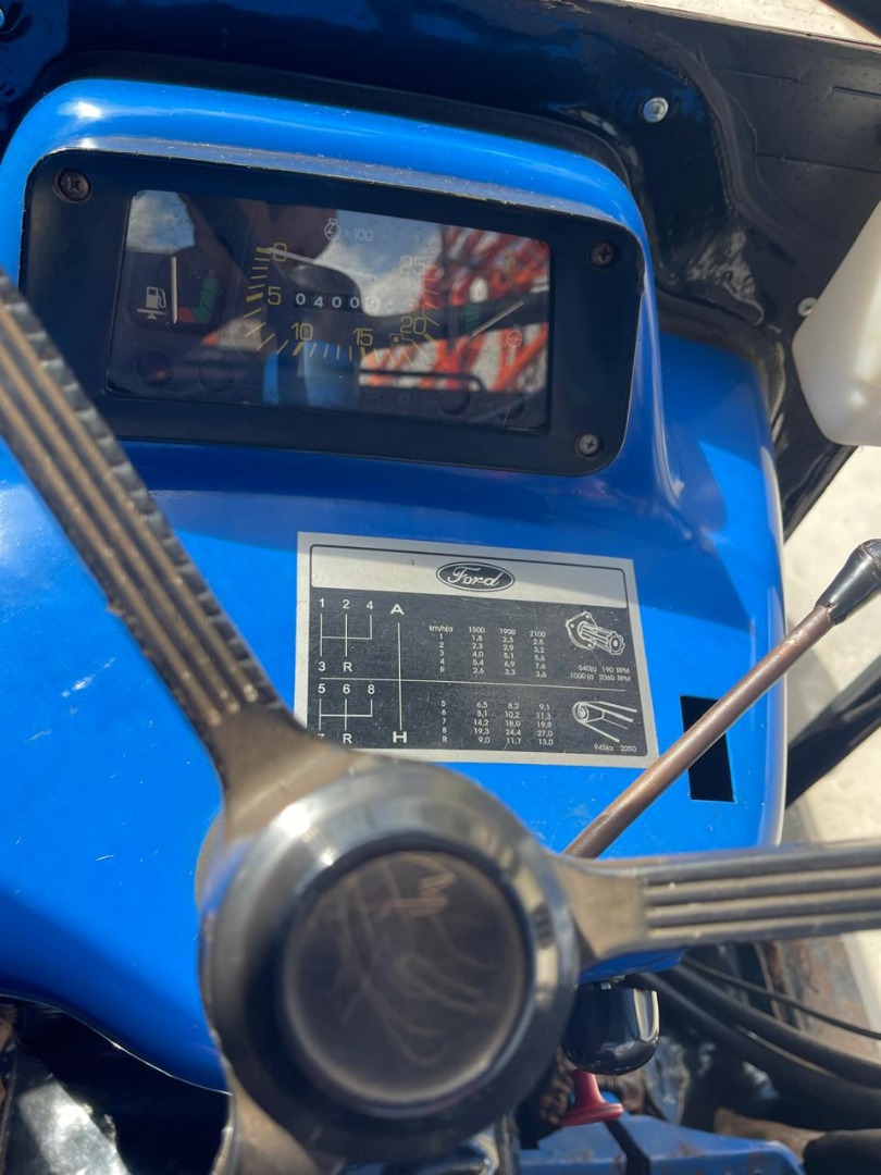 TRATOR FORD 6610 4X2 ANO 1988 COM CABINE 