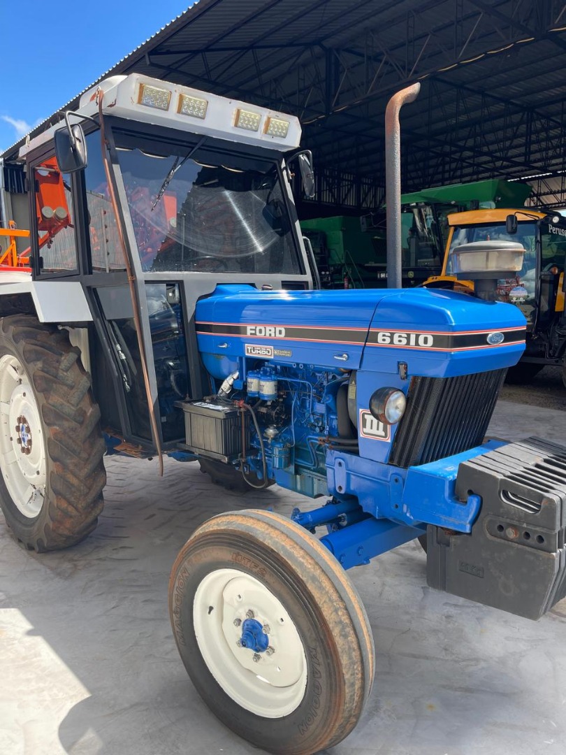 TRATOR FORD 6610 4X2 ANO 1988 COM CABINE 