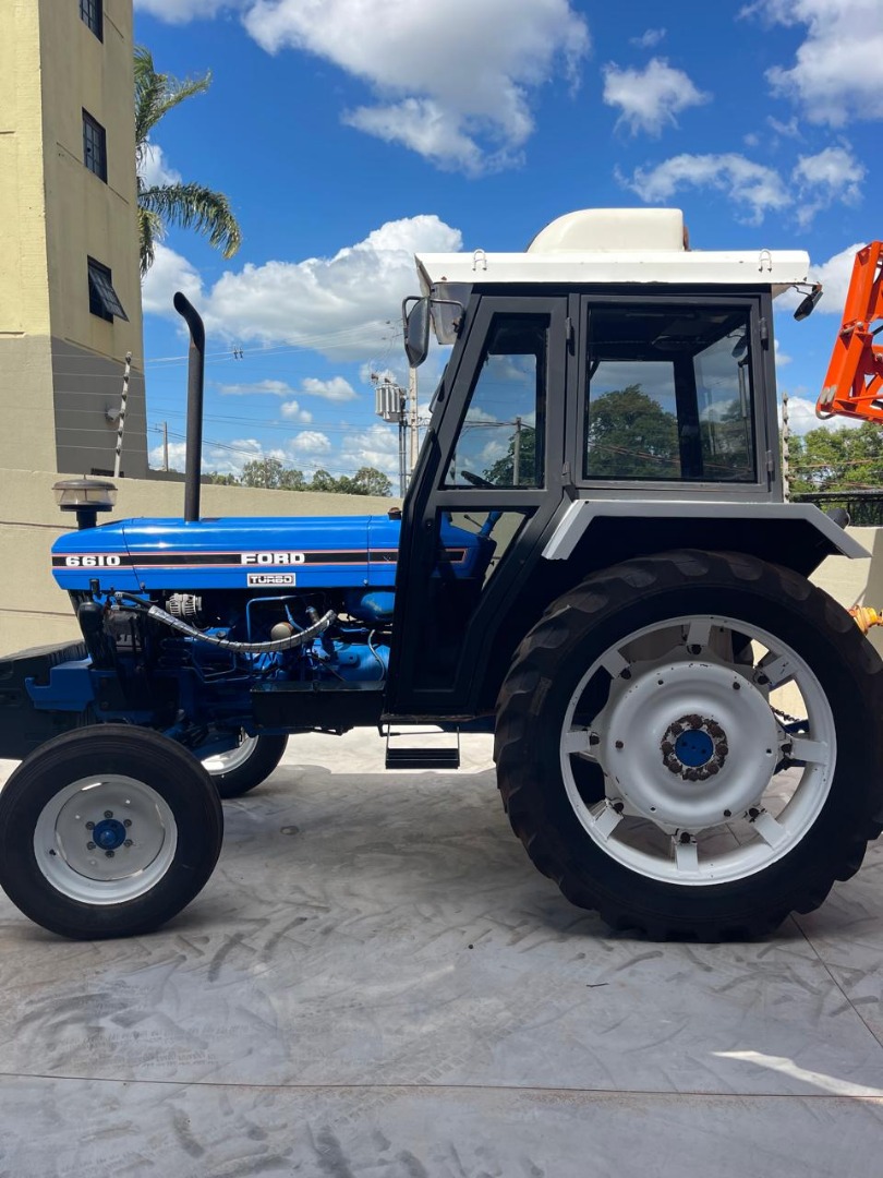 TRATOR FORD 6610 4X2 ANO 1988 COM CABINE 