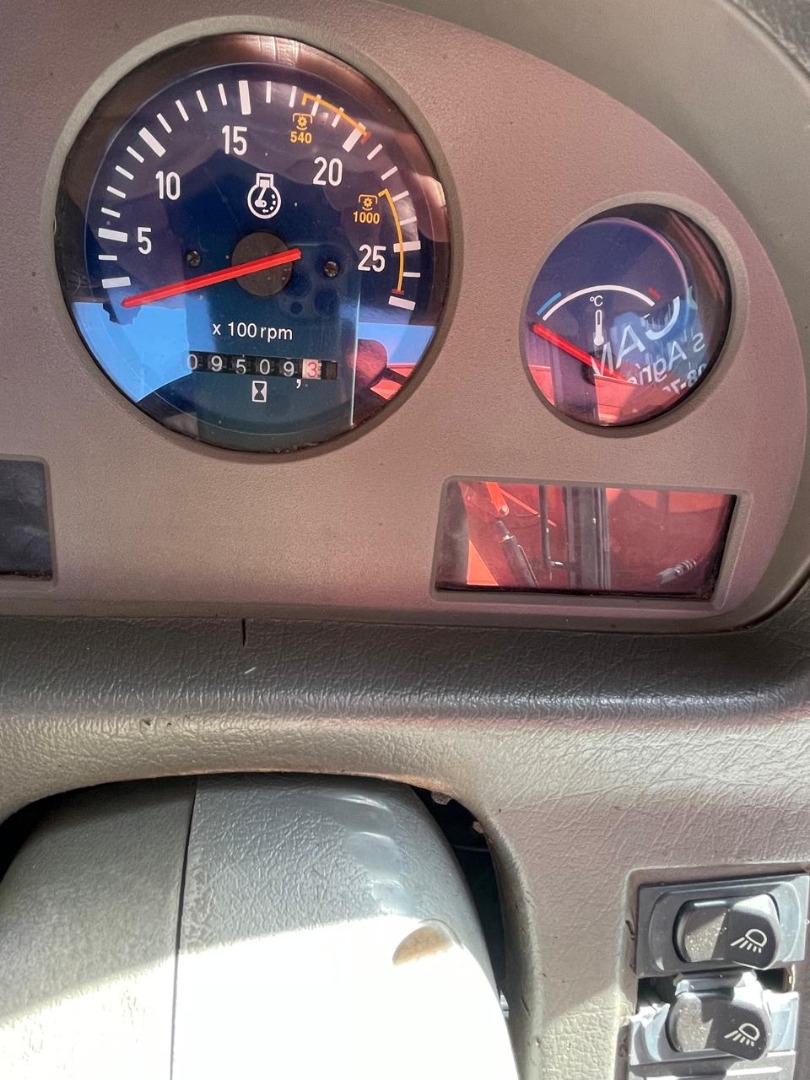 TRATOR VALTRA BH 185 2009