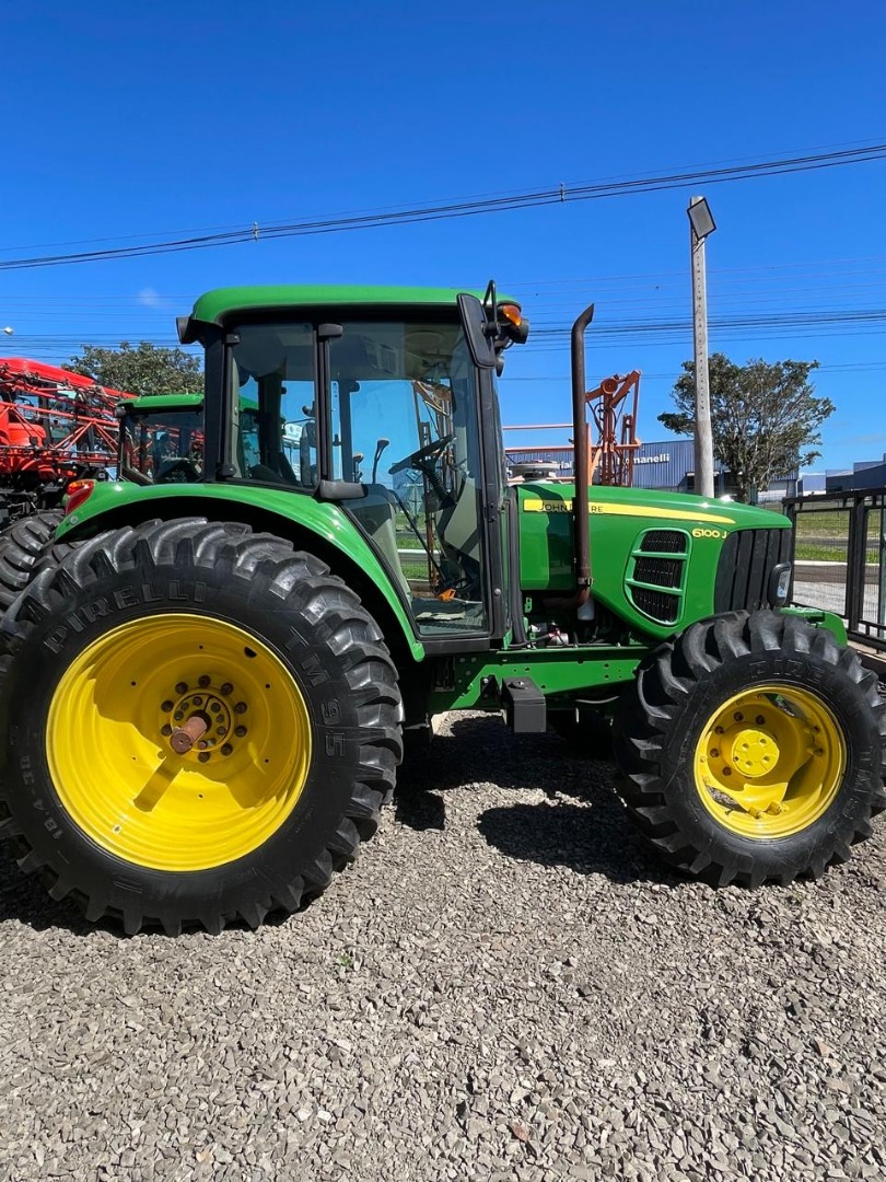 TRATOR JOHN DEERE 6100J 2021