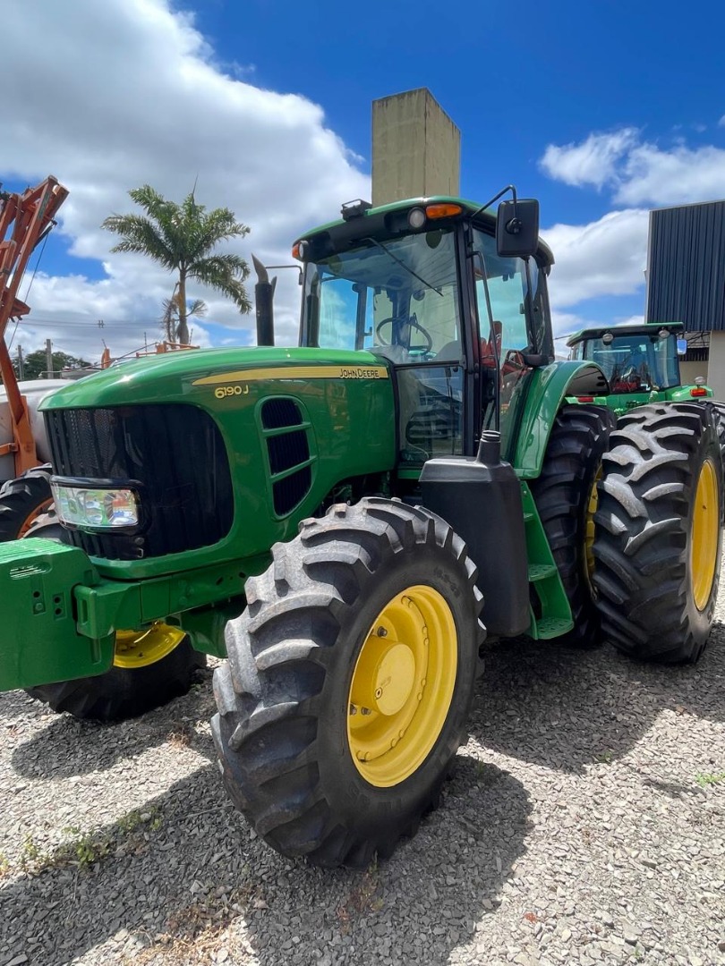 TRATOR JOHN DEERE 6190J DUAL PRÉ DISPOSTO PARA PILOTO