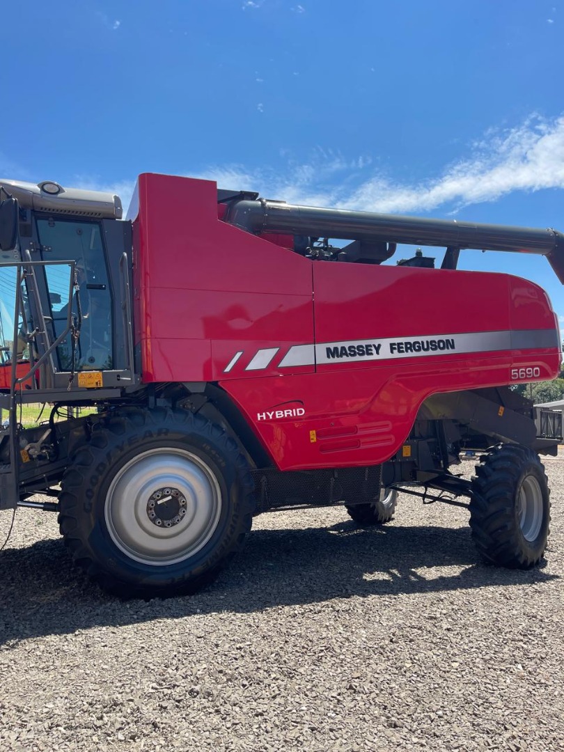 COLHEITADEIRA MASSEY FERGUSSON 5690 HYBRID 2021