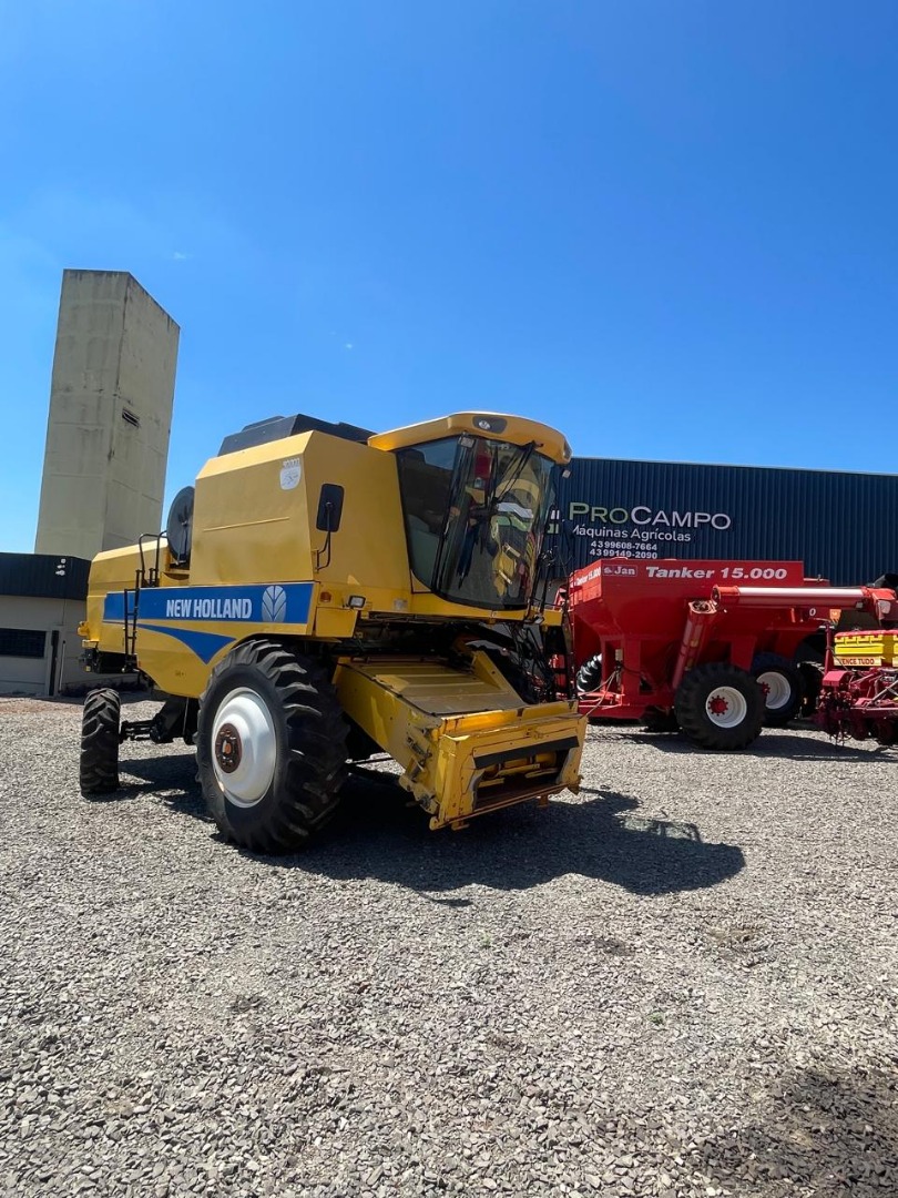 COLHEITADEIRA NEW HOLLAND TC 5090 ANO 2016 25 PÉS CARACOL