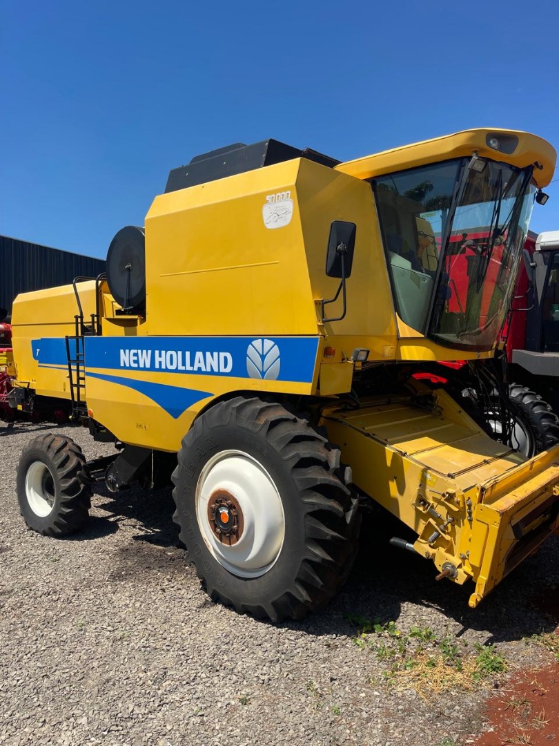 COLHEITADEIRA NEW HOLLAND TC 5090 ANO 2016 25 PÉS CARACOL