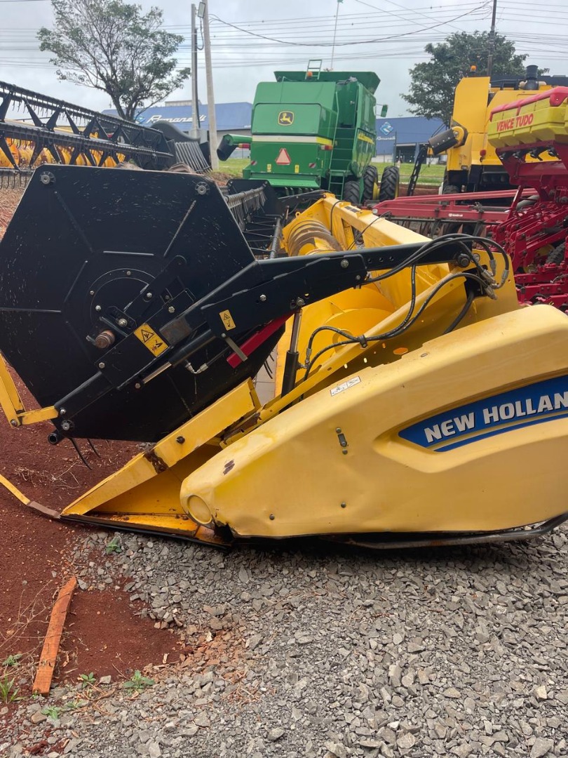 COLHEITADEIRA NEW HOLLAND TC 5090 ANO 2016 25 PÉS CARACOL