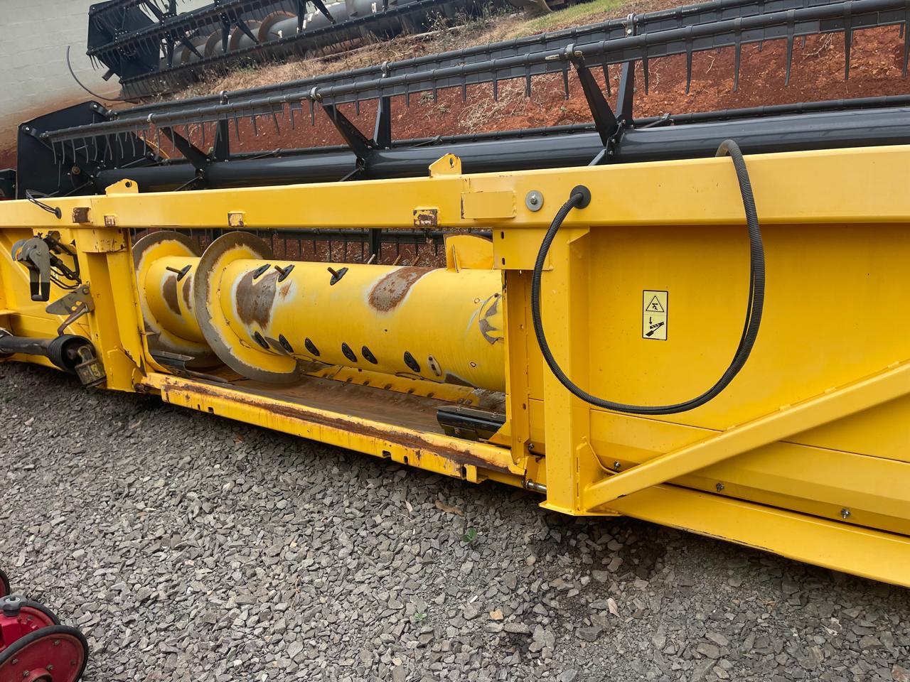 COLHEITADEIRA NEW HOLLAND TC 5090 ANO 2016 25 PÉS CARACOL