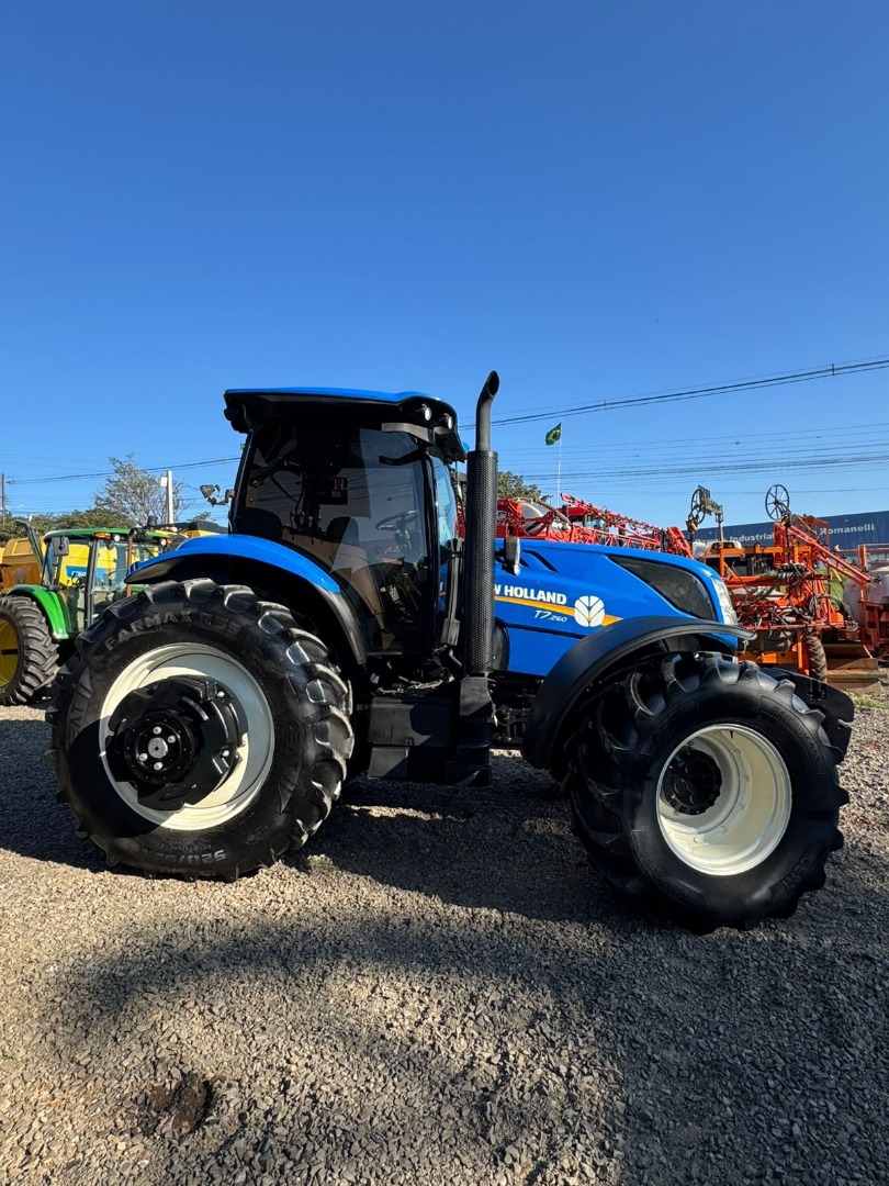 TRATOR NEW HOLLAND T7 260