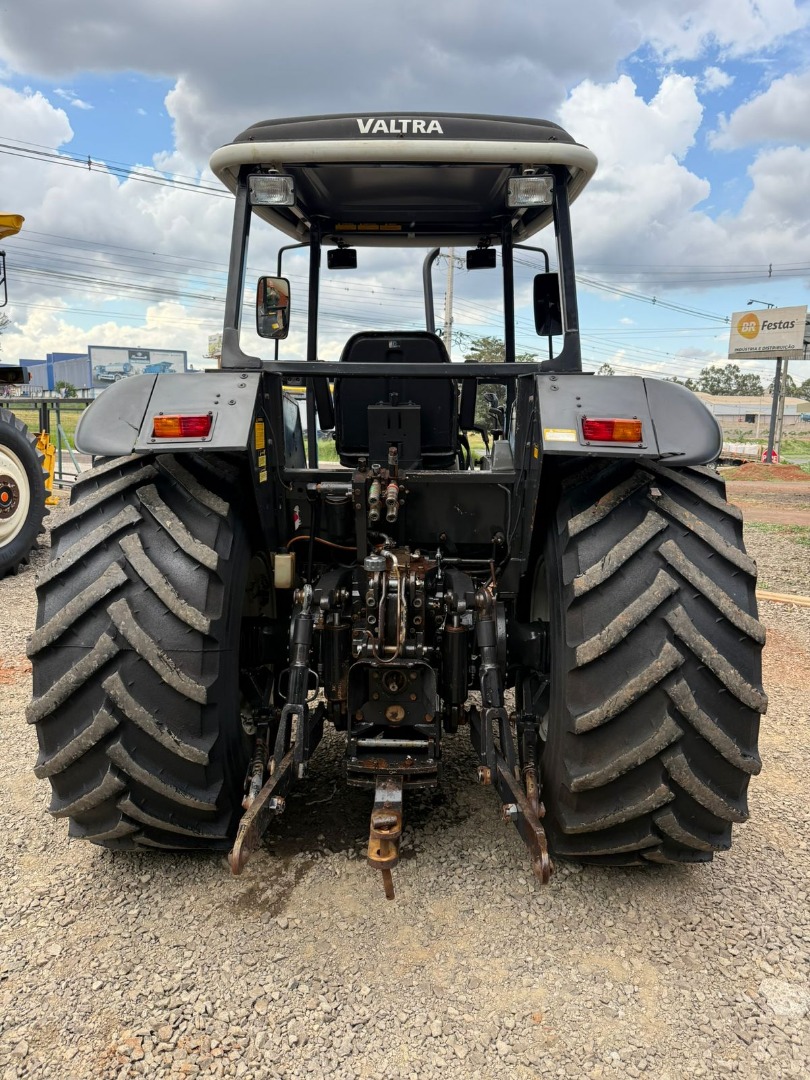 TRATOR VALTRA BM 110