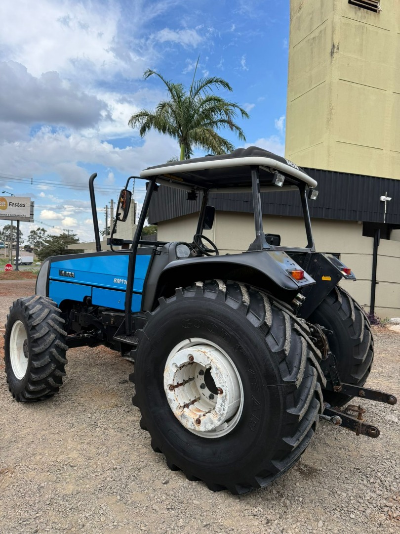 TRATOR VALTRA BM 110