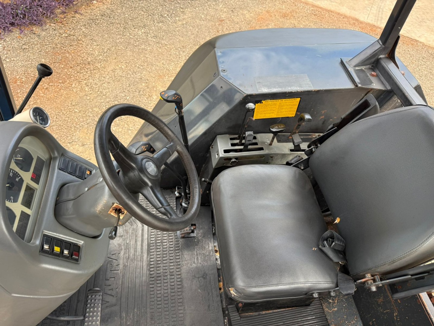 TRATOR VALTRA BM 110